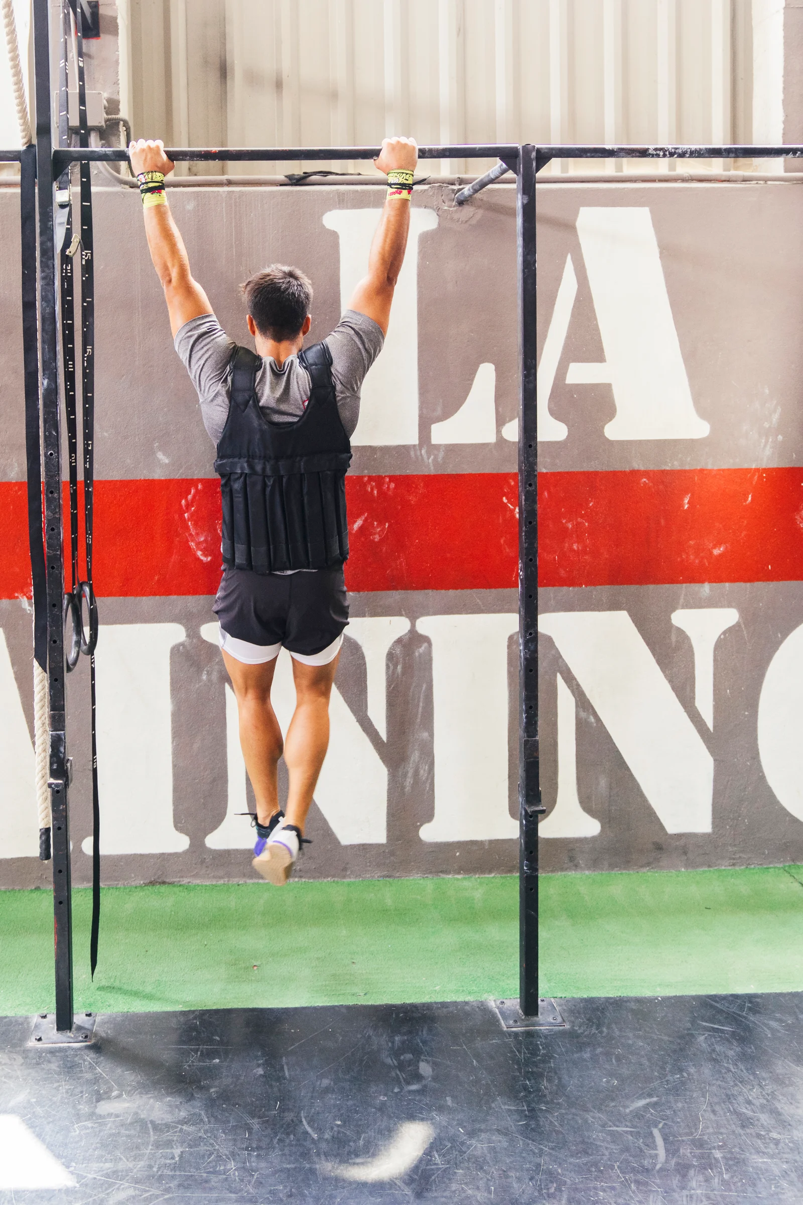 Hanging (Bar Hanging) – 3–5 times